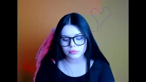 Naomi online show from November 2025 12:37:02 PM