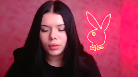 Naomi online show from November 2025 07:15:01 PM