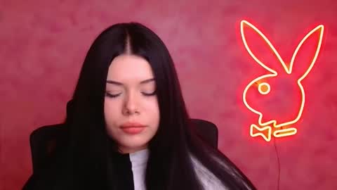 Naomi online show from December 2025 07:01:02 PM