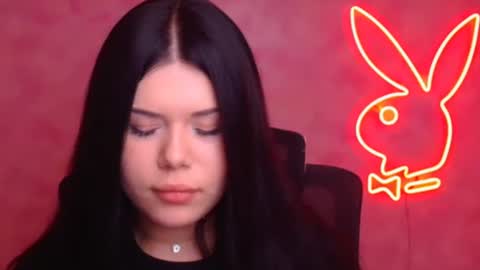 Naomi online show from December 2025 06:48:01 PM