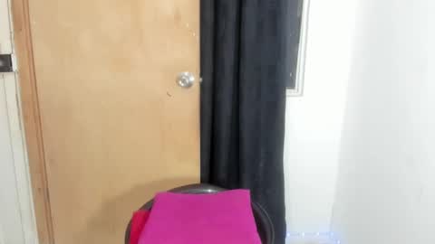 Snapshot of naomiwildburn chatting on March 2025 04:02:01 PM naomiwildburn online show from March 2025 04:02:01 PM