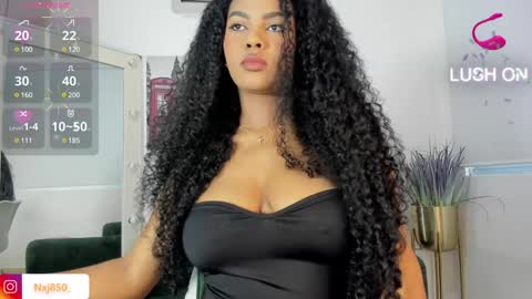 Naomi     online show from December 2024 10:19:01 PM