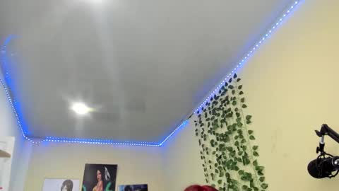 naomy online show from February 2025 02:03:01 AM