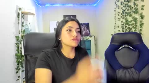 naomy online show from March 2025 01:47:02 AM