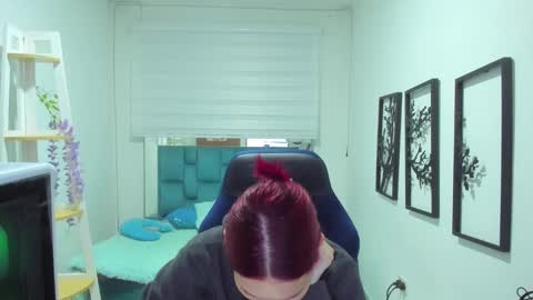 naomy online show from December 2025 01:22:02 AM