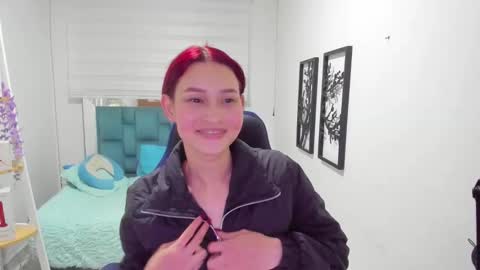 naomy online show from December 2025 01:58:02 AM