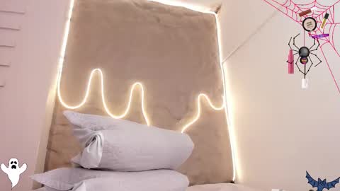 Snapshot of naomy_gyal chatting on October 2025 07:12:01 PM I am Naomy online show from October 2025 07:12:01 PM