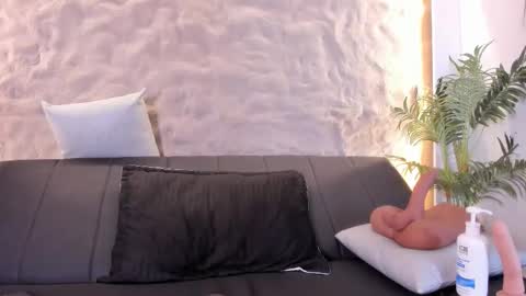 I am Naomy online show from February 2026 07:23:01 PM