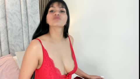 Snapshot of naomy_smithx chatting on January 2025 12:35:02 AM Naomy Smith online show from January 2025 12:35:02 AM