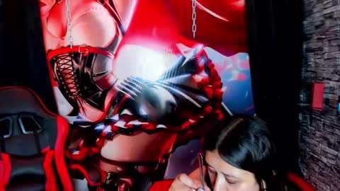 naomy  online show from November 2025 11:43:01 AM