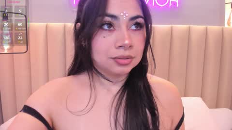 Snapshot of naomymonroe_ chatting on November 2025 05:29:02 PM Naomy online show from November 2025 05:29:02 PM