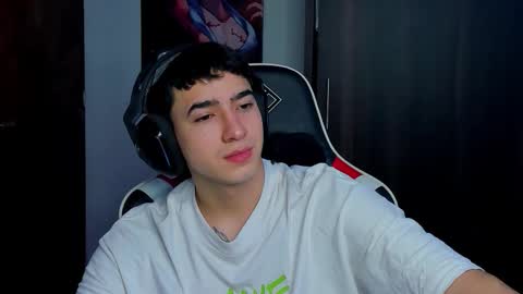 Snapshot of naranjo_seb chatting on December 2025 04:43:02 AM sebastian online show from December 2025 04:43:02 AM