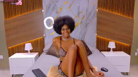 Julieth  online show from November 2025 08:24:01 AM