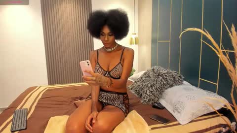 Julieth  online show from November 2025 09:01:01 AM