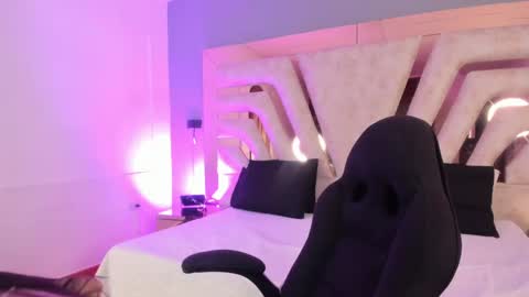 Snapshot of natachadiaz1 chatting on April 2026 11:23:01 AM Natacha online show from April 2026 11:23:01 AM