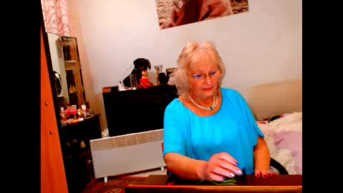 natali online show from February 2025 07:19:02 PM