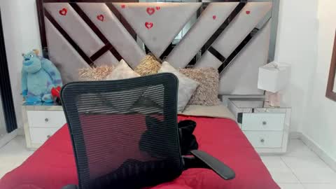 natalia5560 online show from October 2025 01:21:01 PM