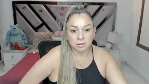natalia5560 online show from November 2025 01:24:03 PM