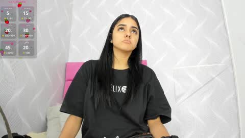 Snapshot of natalia_aguirre chatting on January 2025 12:20:02 PM Naty online show from January 2025 12:20:02 PM