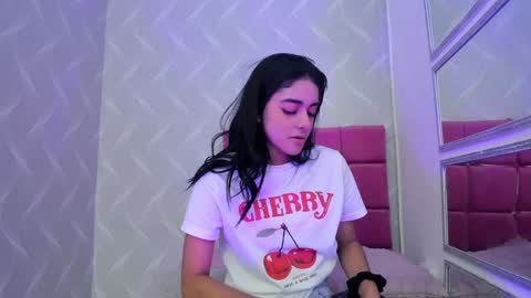 Snapshot of natalia_aguirre chatting on January 2025 12:27:02 PM Naty online show from January 2025 12:27:02 PM