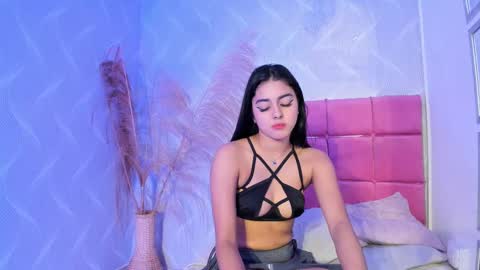 Snapshot of natalia_aguirre chatting on February 2025 03:54:02 PM Naty online show from February 2025 03:54:02 PM