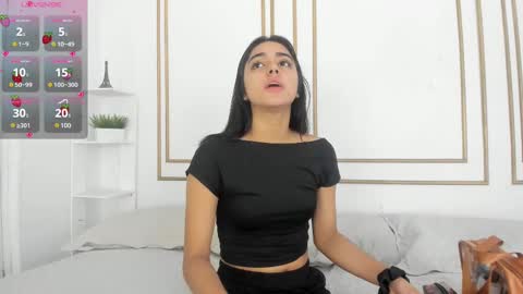 Snapshot of natalia_aguirre chatting on February 2025 12:24:01 PM Naty online show from February 2025 12:24:01 PM