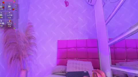 Snapshot of natalia_aguirre chatting on February 2025 12:25:02 PM Naty online show from February 2025 12:25:02 PM