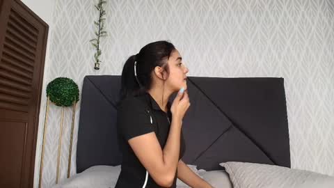 Snapshot of natalia_aguirre chatting on September 2025 12:06:01 PM Naty online show from September 2025 12:06:01 PM