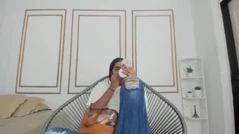 Snapshot of natalia_aguirre chatting on September 2025 12:21:02 PM Naty online show from September 2025 12:21:02 PM