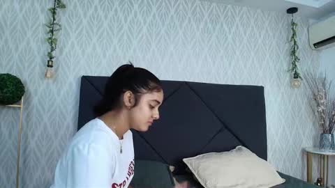 Snapshot of natalia_aguirre chatting on November 2025 12:26:01 PM Naty online show from November 2025 12:26:01 PM