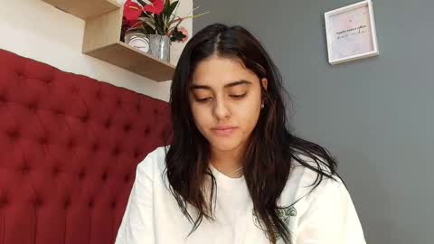 Snapshot of natalia_aguirre chatting on November 2025 12:20:01 PM Naty online show from November 2025 12:20:01 PM