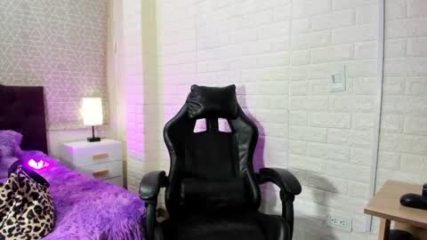 Natalia Kiss online show from February 2026 12:10:02 PM