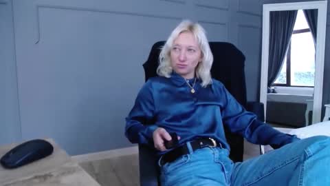 Natalie online show from November 2025 07:40:01 AM