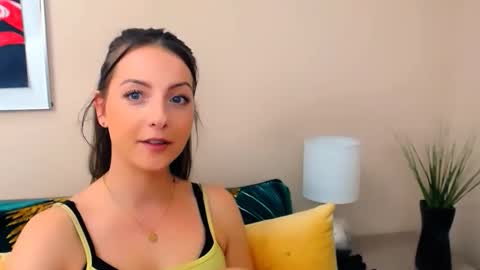 Snapshot of natalie_live chatting on April 2026 07:30:02 AM NatalieSexy online show from April 2026 07:30:02 AM
