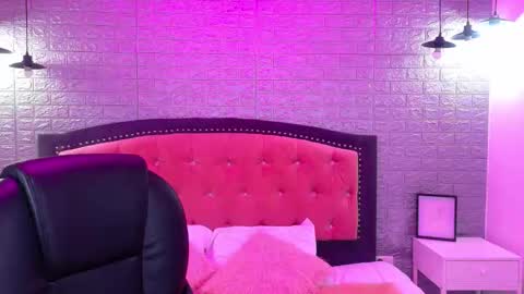 natalie  online show from September 2025 02:48:01 AM