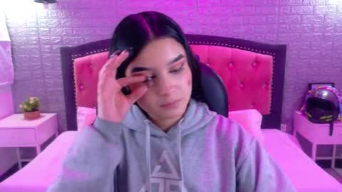 natalie  online show from January 2026 03:45:02 AM