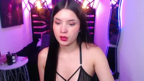 natalie  online show from May 2026 08:17:01 PM