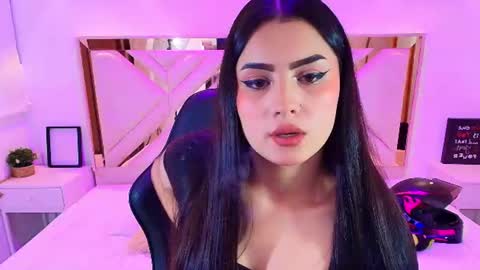 natalie  online show from July 2026 07:49:01 PM