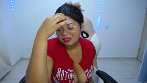 Snapshot of natalie_tits1 chatting on December 2025 06:01:02 AM natalie_tits1 online show from December 2025 06:01:02 AM