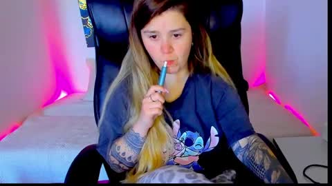 Snapshot of natalisecret chatting on May 2026 12:32:02 PM natalisecret online show from May 2026 12:32:02 PM
