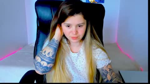 Snapshot of natalisecret chatting on May 2026 11:20:01 AM natalisecret online show from May 2026 11:20:01 AM