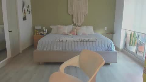 anatalybee online show from November 2025 08:53:01 PM