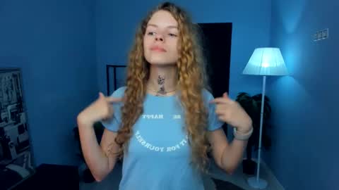 Natalie online show from November 2025 05:22:02 AM