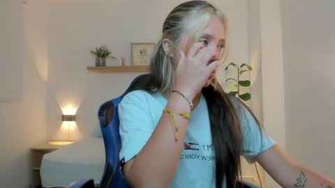 Snapshot of nataly_rodri chatting on April 2026 02:36:02 AM Nataly online show from April 2026 02:36:02 AM