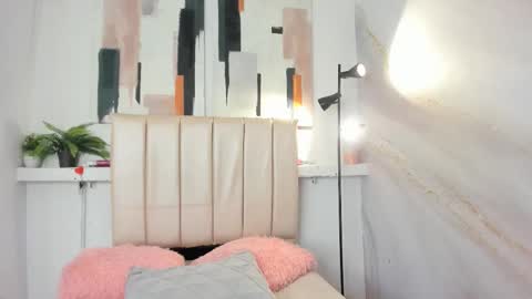 Naty online show from December 2025 03:49:02 PM