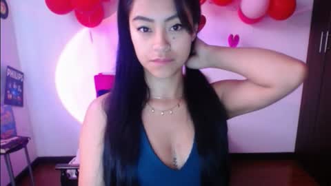 Nataly Escobar online show from February 2025 12:11:01 PM