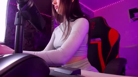 Snapshot of natalyfreman chatting on February 2025 08:42:01 PM Nataly online show from February 2025 08:42:01 PM