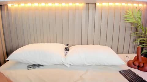 Nataly  online show from September 2025 12:54:01 PM