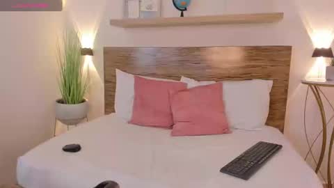 N A T A S H A online show from March 2025 06:10:01 AM