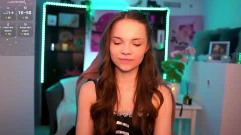 Snapshot of natasha__malkova chatting on January 2025 01:23:02 PM natasha__malkova online show from January 2025 01:23:02 PM